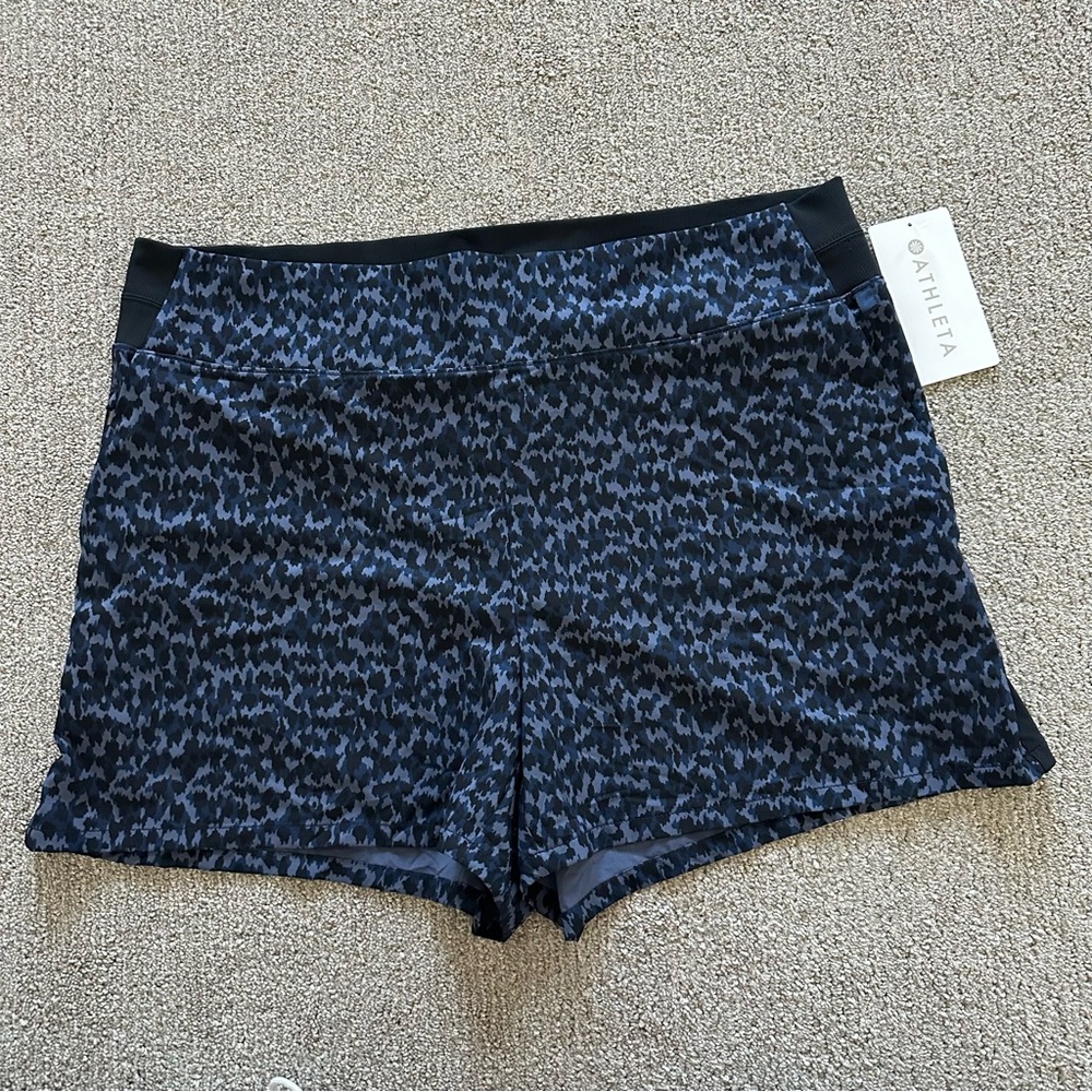 Athleta Brooklyn Printed Shorts – Size 18 – Blue Haze Ikat Print – NWT